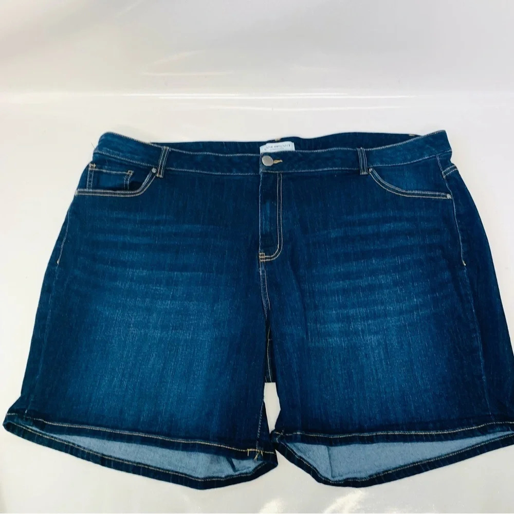 Lane Bryant Girlfriend Denim Shorts 26 Mid Rise Dark Wash Pockets Stretch Work
